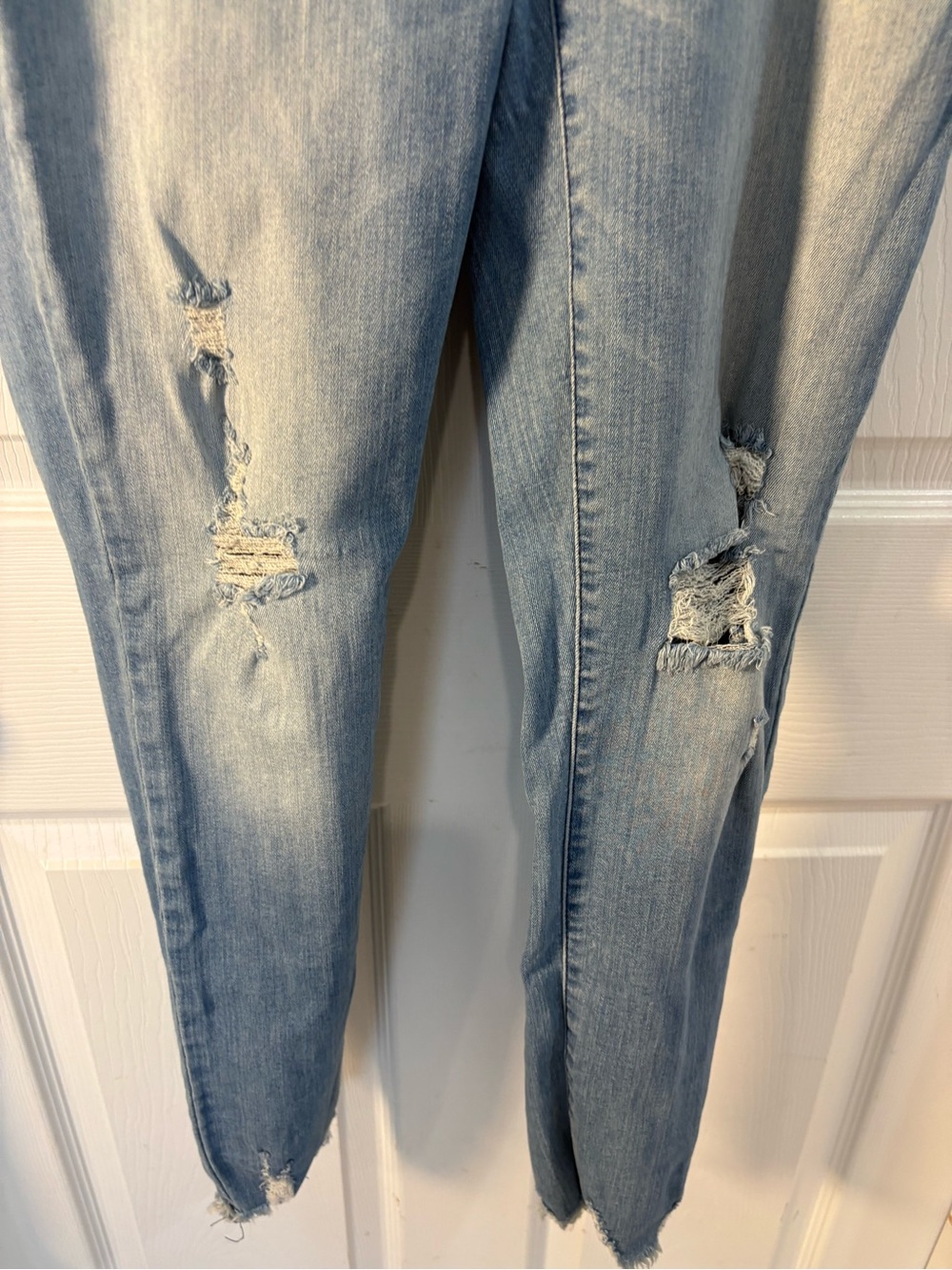 Universal Thread Light Blue Distressed High-Rise Skinny Jeans - Women - Picture 4 of 6